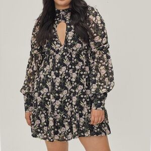 Nasty Gal Floral Balloon Sleeve Mini Smock
Dress Size 14
